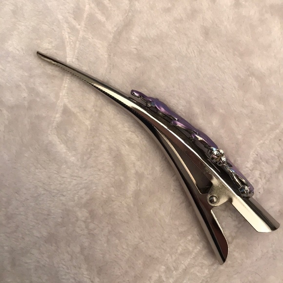 Beautiful Hair Clip - Free w/Bundle - Picture 5 of 8